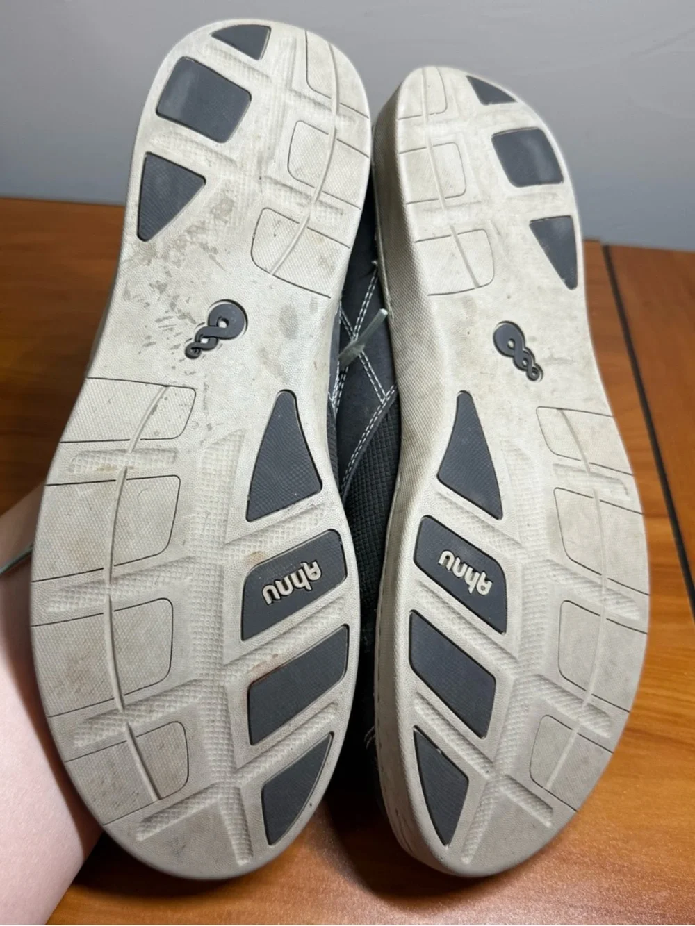 Ahnu‎ Pier 3 Women’s Grey Leather Chukka Boots Lace Up Sneaker Style Comfort W10